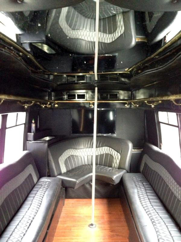 hot-atl-party-bus-interior-002   